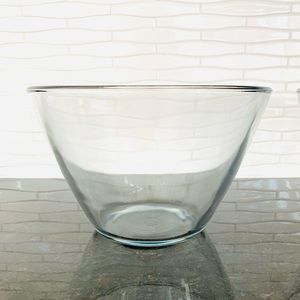 🔹 NEW Set of 2 Bowls 
Height 6 inches 
Wide 10 inches